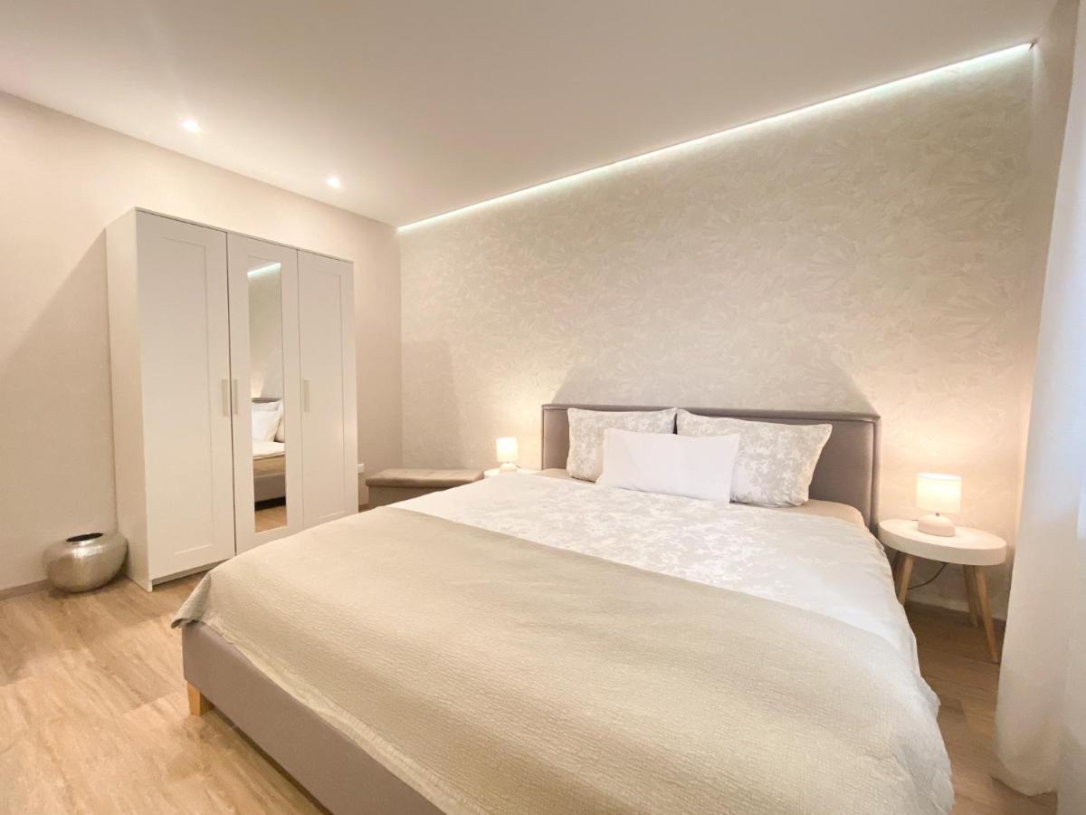 Modernes Apartment In Zentrumsnaehe Mit Eigenem Stellplatz バーデン＝バーデン エクステリア 写真