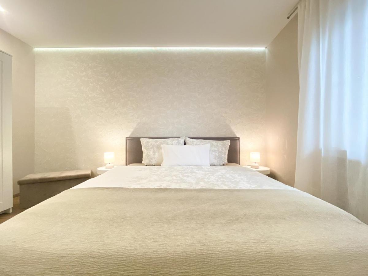 Modernes Apartment In Zentrumsnaehe Mit Eigenem Stellplatz バーデン＝バーデン エクステリア 写真
